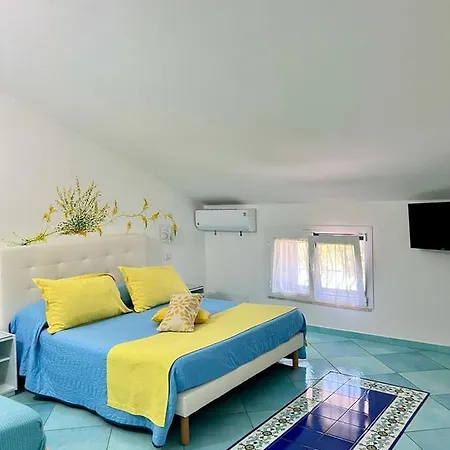 A Casa Di Vittoria - Bed & Breakfast Castellabate